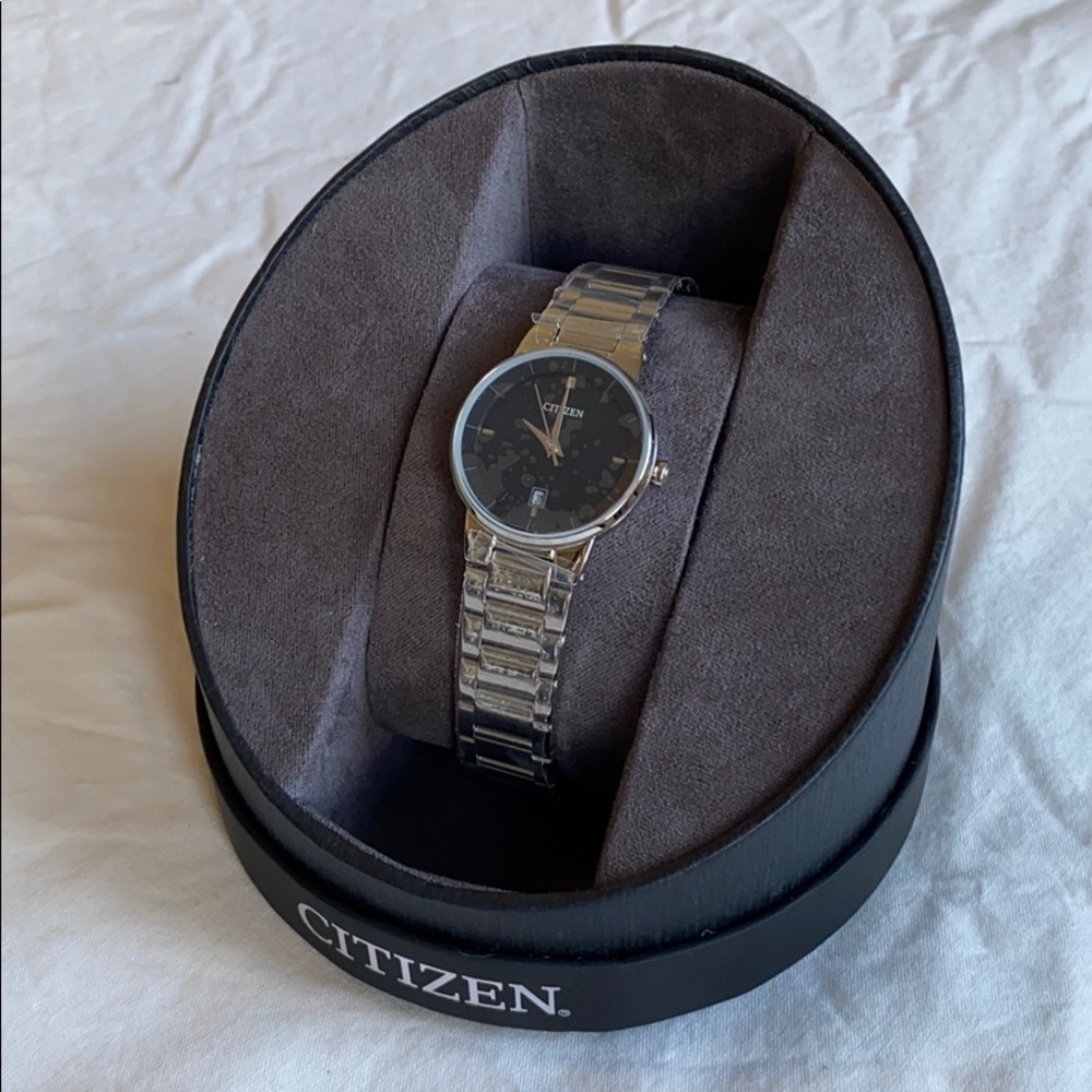 BNWT Stainless Steel Quartz Link Citizen Watch